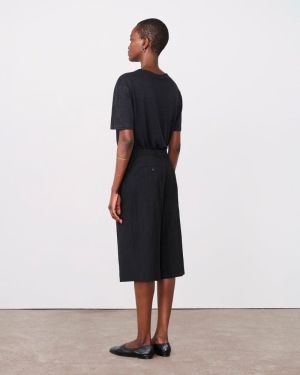 BLACK BLACK