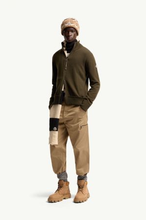 835